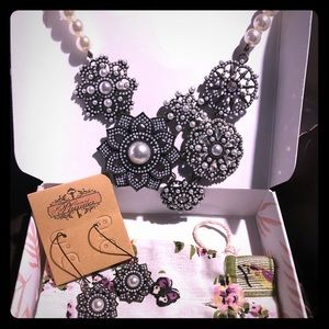 Retired Plunder necklace and earrings New